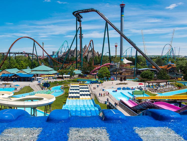 Vue du parc aquatique Splashworks de Canada’s Wonderland.